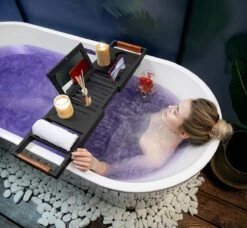 RelaxTub® Badplank - Badplank Voor In Bad - Badrek - Verstelbaar - Anti Slip - Badplank Zwart - Badplank Hout - Badrekje Inclusief Boekenhouder, Tablethouder & Spiegel -Thuis Badkamer 1200x1106 1