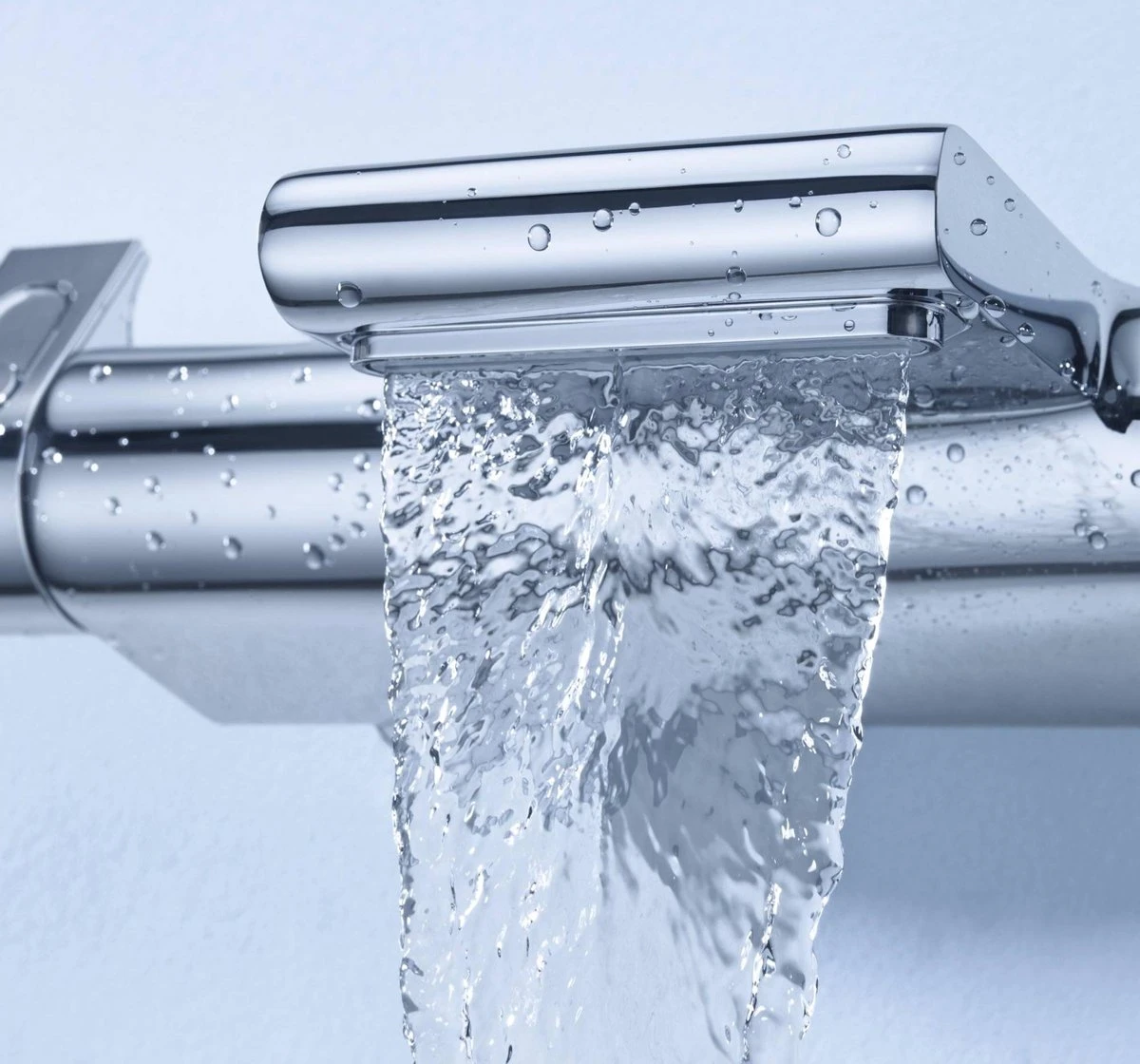 GROHE Grohtherm 2000 New Thermostatische Badkraan - 15cm - CoolTouch - Met Tray - Chroom - 34464001 10 GROHE Grohtherm 2000 New Thermostatische Badkraan - 15cm - CoolTouch - Met Tray - Chroom - 34464001 - Afbeelding 8