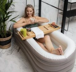 Tubble® Compact - Klein Opblaasbaar Ligbad 140 Cm Lang – Opvouwbaar Bad Voor Volwassenen Tot 170cm - IJsbad Wim Hof Methode - Zitbad - 200L -Thuis Badkamer 1200x1144 3