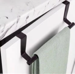 Handdoekstang VALI - 23cm - ZWART (keukenrekje - Handdoekhouder - Handdoekstang - Kastdeur Handdoekrek - Keukenkast Deur Handdoek/Vaatdoek Houder - Deurhanger - Deurhaak Keuken) 11 Handdoekstang VALI - 23cm - ZWART (keukenrekje - Handdoekhouder - Handdoekstang - Kastdeur Handdoekrek - Keukenkast Deur Handdoek/Vaatdoek Houder - Deurhanger - Deurhaak Keuken) -Thuis Badkamer 1200x1193 1