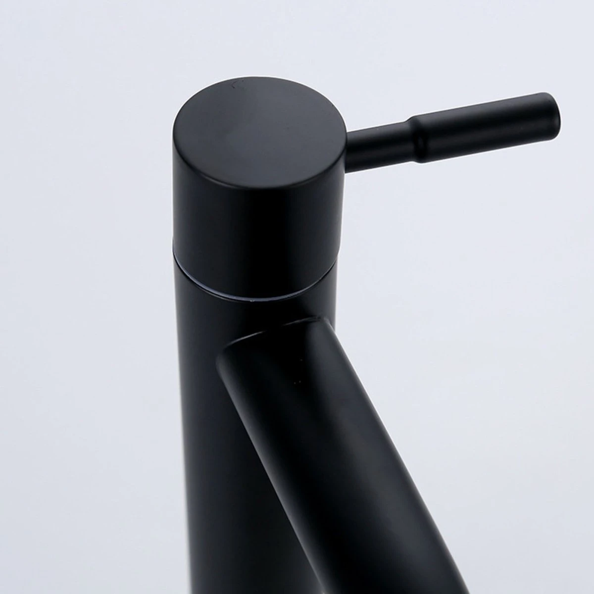 Stylumo Zwarte Toiletkraan – Fonteinkraan Zwart – Koudwaterkraan – WC Kraan – Badkamermeubel Kraan Alleen Koud Water 4 Stylumo Zwarte Toiletkraan – Fonteinkraan Zwart – Koudwaterkraan – WC Kraan – Badkamermeubel Kraan Alleen Koud Water - Afbeelding 2