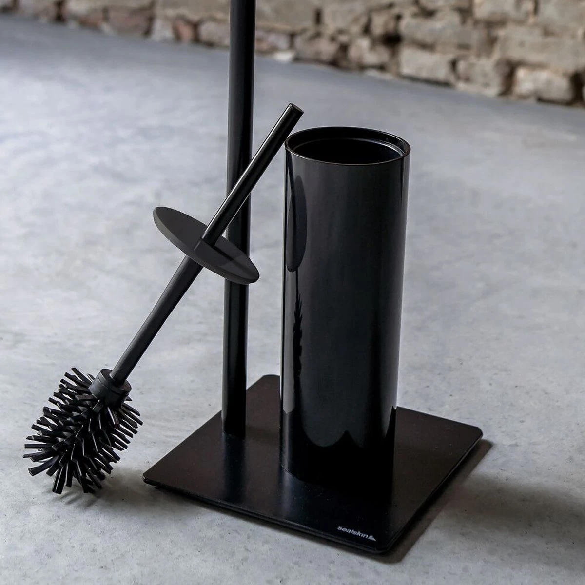 Sealskin Tube - Toiletbutler - Toiletrolhouder - Toiletborstel Met Houder - Vrijstaand - Zwart 10 Sealskin Tube - Toiletbutler - Toiletrolhouder - Toiletborstel Met Houder - Vrijstaand - Zwart - Afbeelding 8