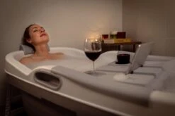 HelloBath Opvouwbaar Zitbad - Bath Bucket - 148cm - 220L - Extra Lang - Incl. Badkussen & Opberghoes 25 HelloBath Opvouwbaar Zitbad - Bath Bucket - 148cm - 220L - Extra Lang - Incl. Badkussen & Opberghoes -Thuis Badkamer 1200x800 34