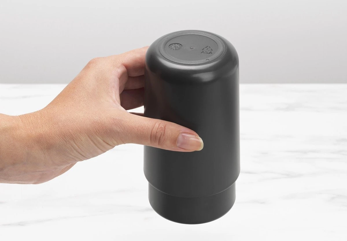 Brabantia ReNew Zeepdispenser - 250 Ml - Dark Grey 10 Brabantia ReNew Zeepdispenser - 250 Ml - Dark Grey - Afbeelding 8