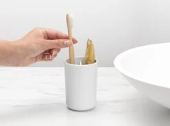 Brabantia ReNew Tandenborstelhouder - Met Inzet - White 16 Brabantia ReNew Tandenborstelhouder - Met Inzet - White -Thuis Badkamer 1200x892