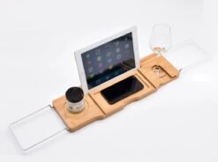 Badrek Bamboe Met IPAD Houder Galeara - Tablethouder - Telefoonhouder - Anti-slip Krasbescherming Badcaddy Badkuiprekje - Badrekje Uitschuifbaar Bamboe Hout -Thuis Badkamer 1200x894