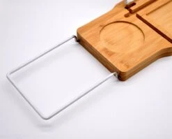 Badrek Bamboe Met IPAD Houder Galeara - Tablethouder - Telefoonhouder - Anti-slip Krasbescherming Badcaddy Badkuiprekje - Badrekje Uitschuifbaar Bamboe Hout -Thuis Badkamer 1200x966