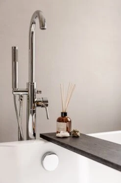 Luxe Badplank Zwart 85 Cm - Badplank Voor In Bad - Eiken Hout - Sterk En Duurzaam Materiaal - Massief Eikenhout - Badrek Zwart 11 Luxe Badplank Zwart 85 Cm - Badplank Voor In Bad - Eiken Hout - Sterk En Duurzaam Materiaal - Massief Eikenhout - Badrek Zwart -Thuis Badkamer 800x1200 11