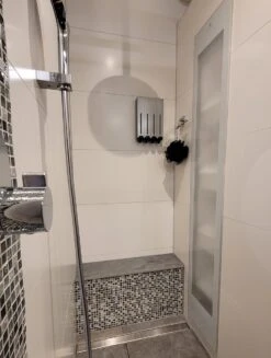 Aquathof, Zeepdispenser, RVS Kleur, 4 Kamer, 4 Reservoirs, 4x500ml, Hangend - Wandmontage 16 Aquathof, Zeepdispenser, RVS Kleur, 4 Kamer, 4 Reservoirs, 4x500ml, Hangend - Wandmontage -Thuis Badkamer 906x1200 2